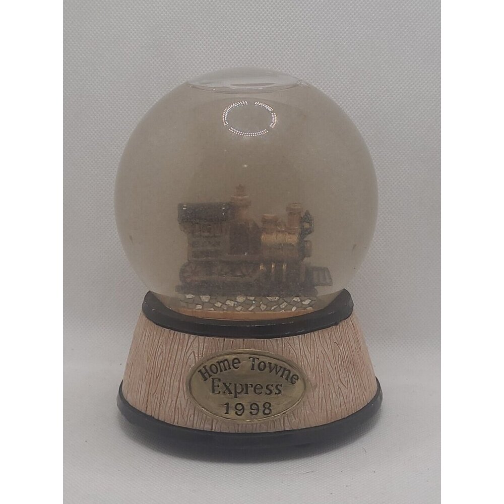 vintage jc penny  Hometowne express musical (sound of music) 1998 snow globe